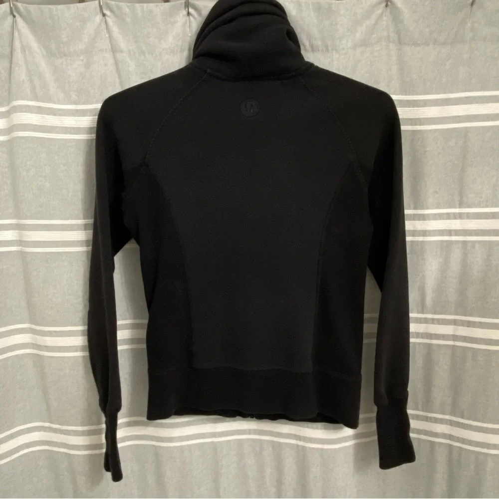 LULULEMON / Black Scuba Jacket Size 6